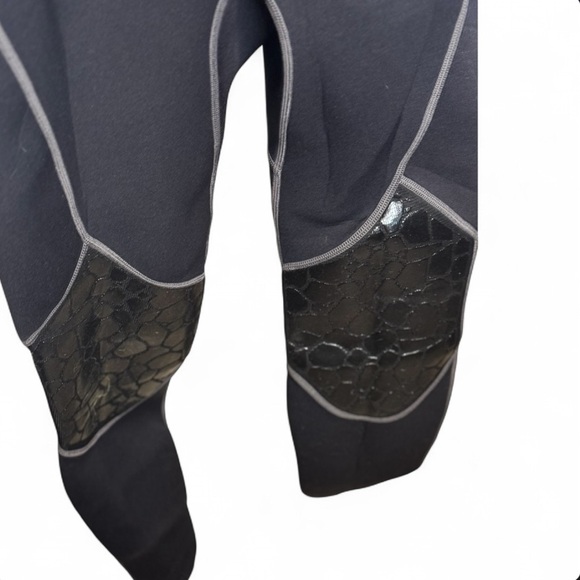 SeaSkin Black long sleeve/pants wetsuit - Men’s Large - Picture 3 of 6